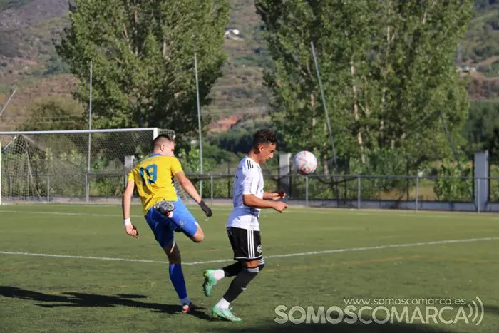 El CD Rúa juega el primer partido de pretemporada 2022 (12)