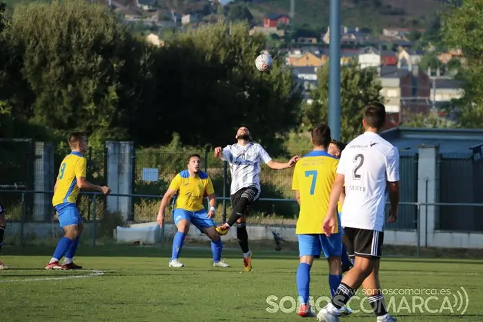 El CD Rúa juega el primer partido de pretemporada 2022 (27)