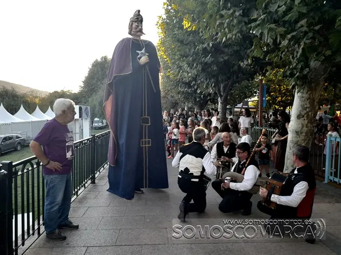 somoscomarca_pasarruascalantornias_bandinalosbercianos_cristo (9)