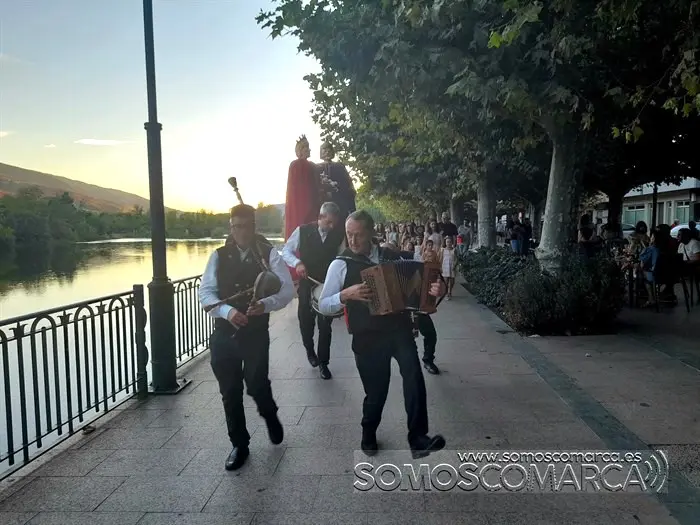 somoscomarca_pasarruascalantornias_bandinalosbercianos_cristo (3)