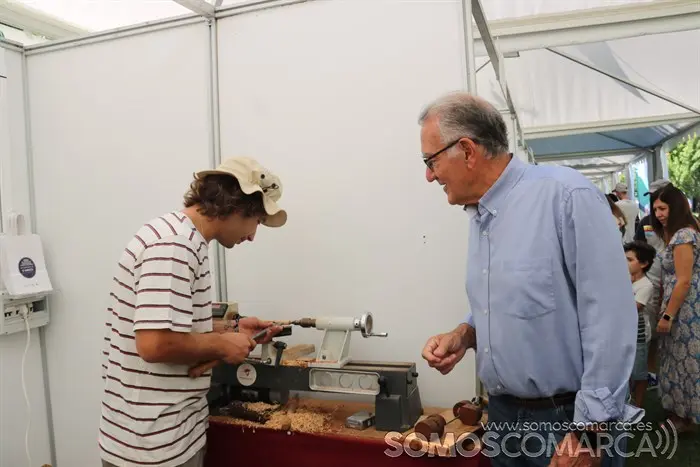 Feira Internacional de Produtos Tradicionas do Eixo Antlántico no Barco (34)