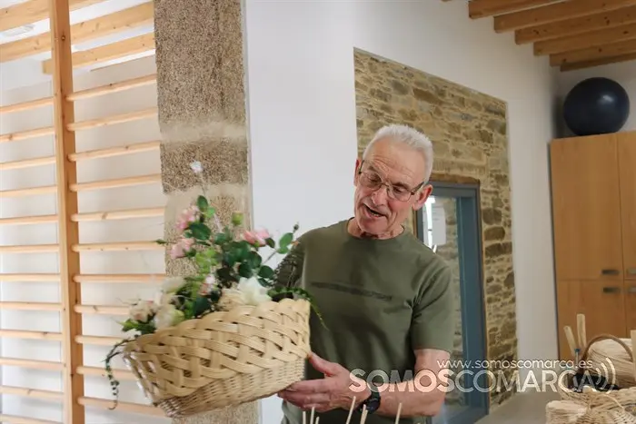 Ángel muestra uno de los trabajos con el que se siente más satisfecho