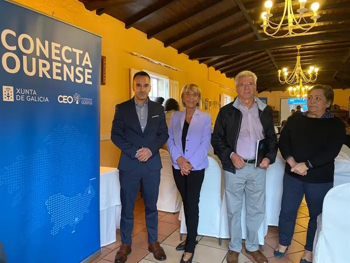 Fernando Guldrís, presidente del Igape, Marisol Nóvoa, Presidenta CEO, Severino Gónzalez, pesidente Clúster Pizarra y Maria del Carmen Rodríguez, vicepresidenta AEVA, en el foro 'Think That' en O Barco