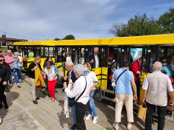 Excursión conxunta das mulleres de Larouco e Río á Ribeira Sacra (2)