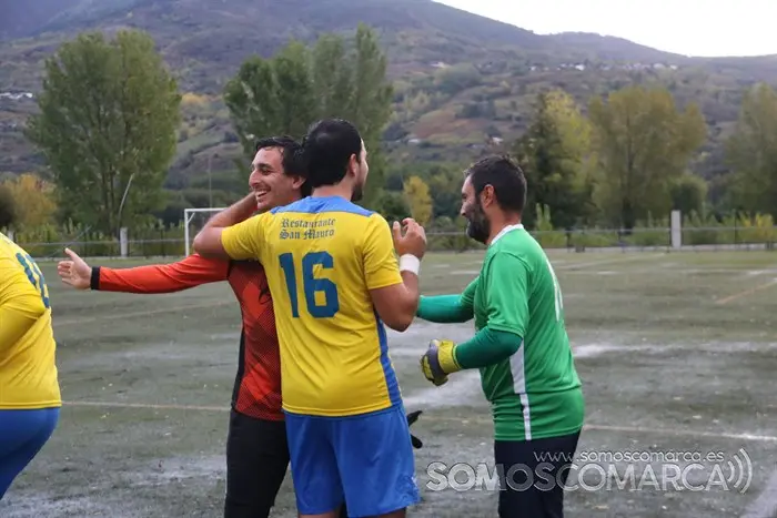 CD Rúa frente CD Vilardevós (8)