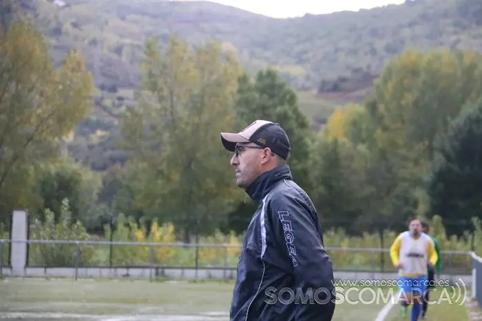 CD Rúa frente CD Vilardevós (16)