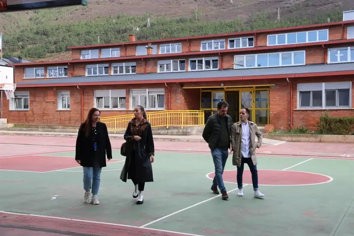 A Rúa. Visita de Cristina Pichel  ao equipo de voluntariado de Xacobeando (7)