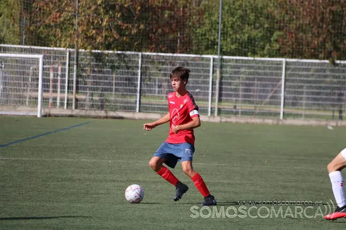 Fútbol base. Primer partido de los cadetes del CD Barco (14)