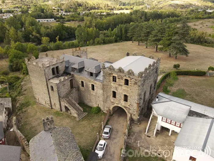 Castillo de Arnado desde el aire (1)