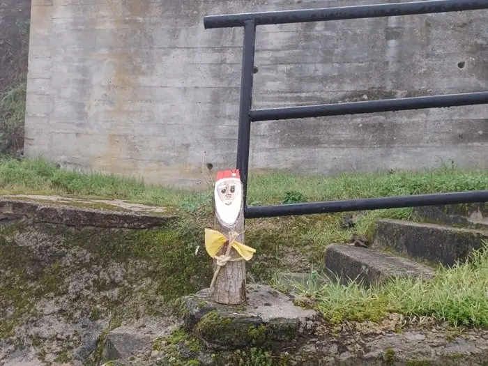 somoscomarca_sobradelo_jardintematico_figurasmadera_navidad_carballeda2022 (4)