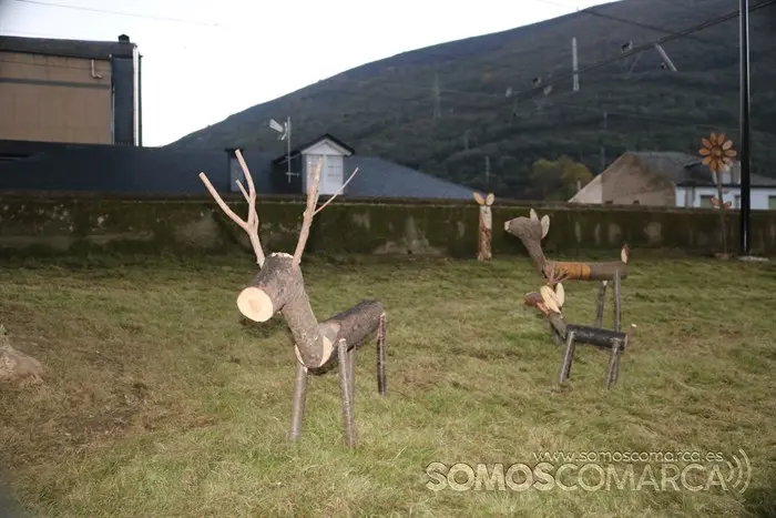 somoscomarca_sobradelo_jardintematico_figurasmadera_navidad_carballeda2022 (19)