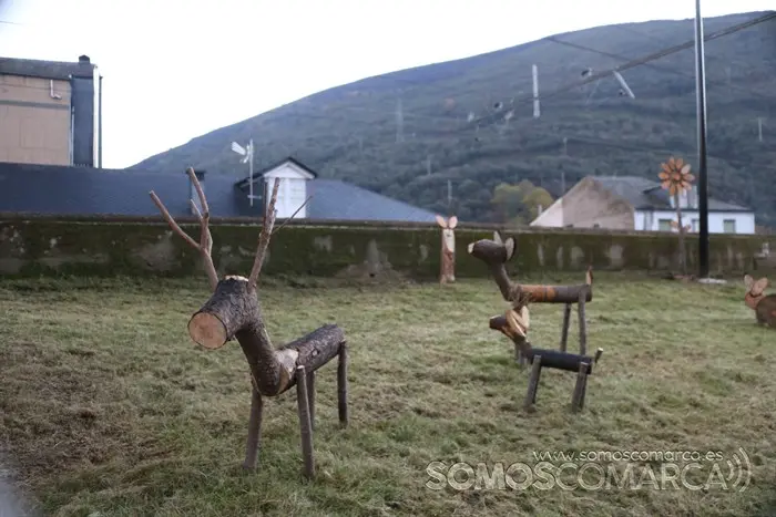somoscomarca_sobradelo_jardintematico_figurasmadera_navidad_carballeda2022 (20)