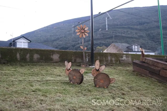 somoscomarca_sobradelo_jardintematico_figurasmadera_navidad_carballeda2022 (21)