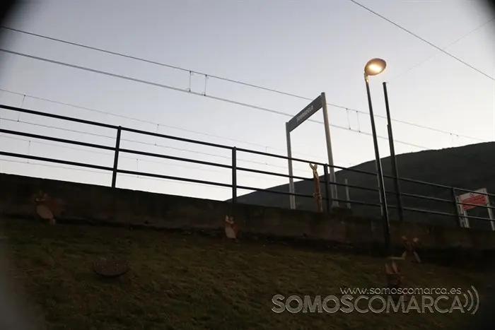 somoscomarca_sobradelo_jardintematico_figurasmadera_navidad_carballeda2022 (23)