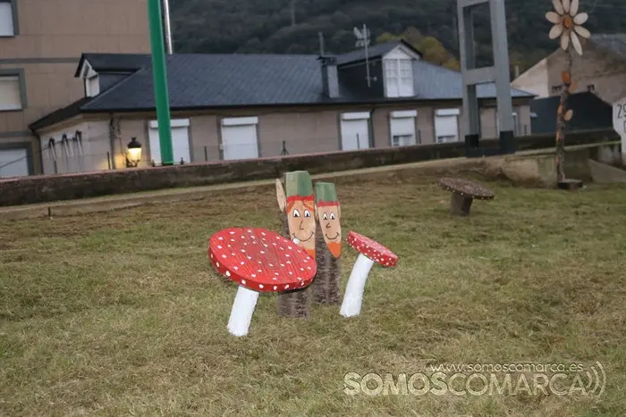 somoscomarca_sobradelo_jardintematico_figurasmadera_navidad_carballeda2022 (26)