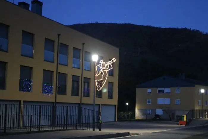 somoscomarca_sobradelo_navidad_adornos_luces_2022 (13)