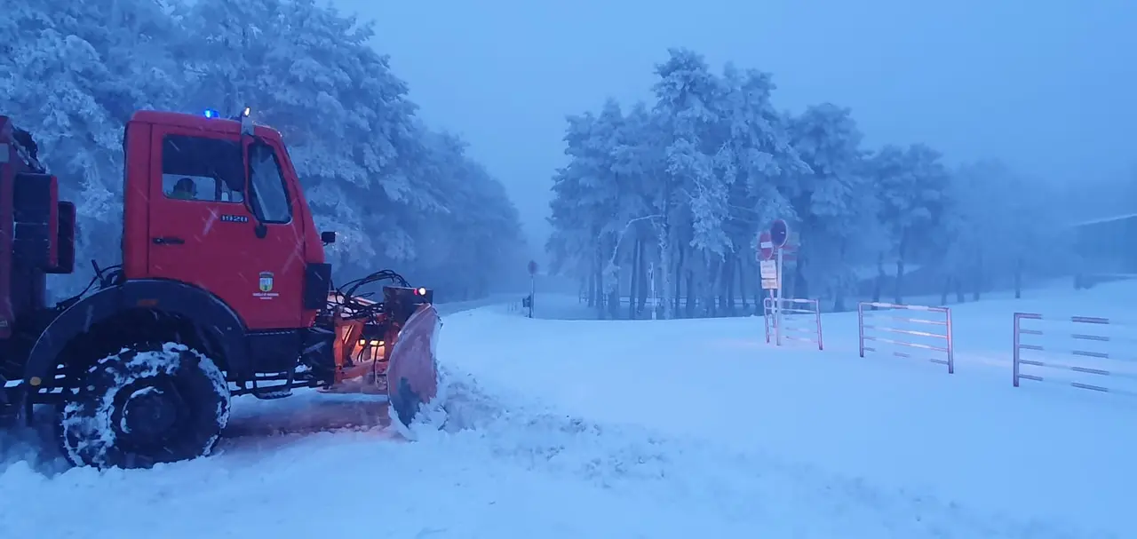 somoscomarca_estacionmonta&ntilde;a_manzaneda_nieve_2023