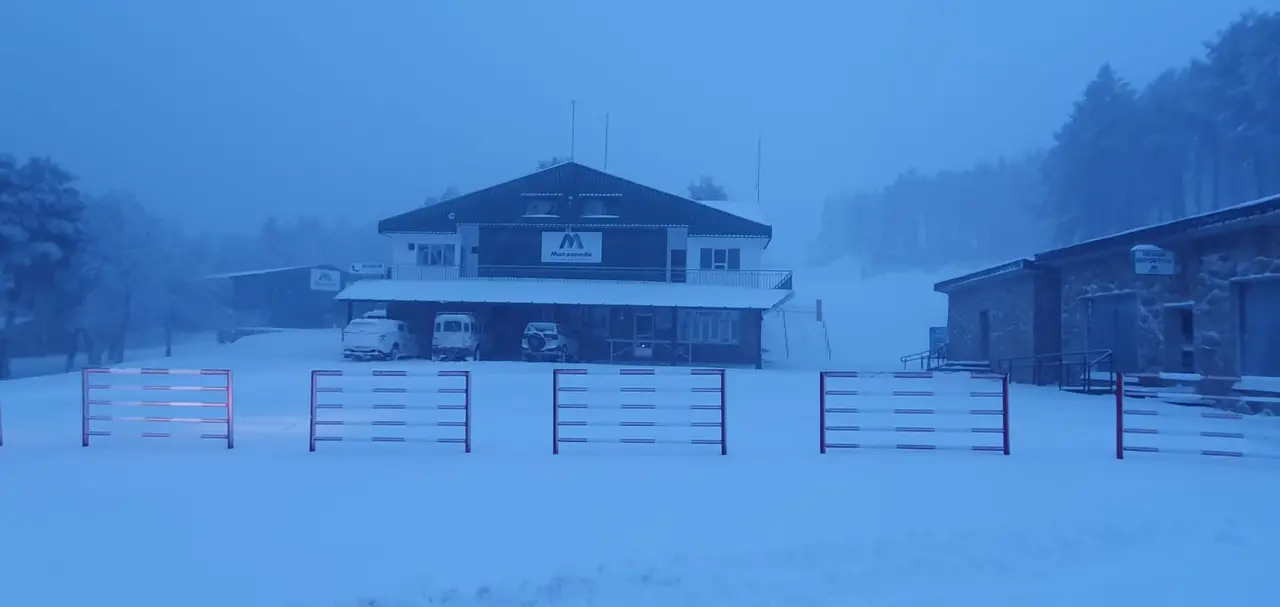 somoscomarca_estacionmonta&ntilde;a_manzaneda_nieve_2023