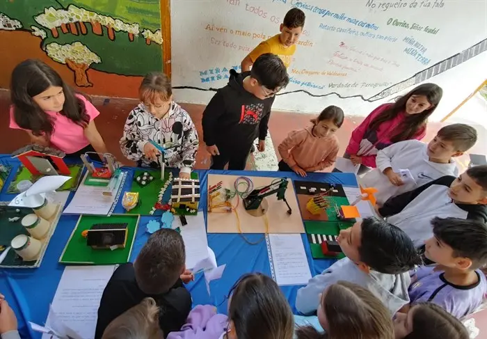 somoscomarca_diadasletrasgalegas_2023_colegios_2023827 (25)