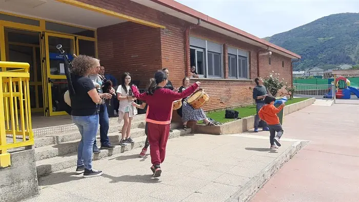 somoscomarca_diadasletrasgalegas_2023_colegios_2023827 (29)