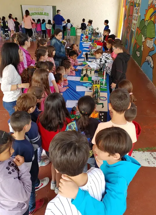 somoscomarca_diadasletrasgalegas_2023_colegios_2023827 (34)