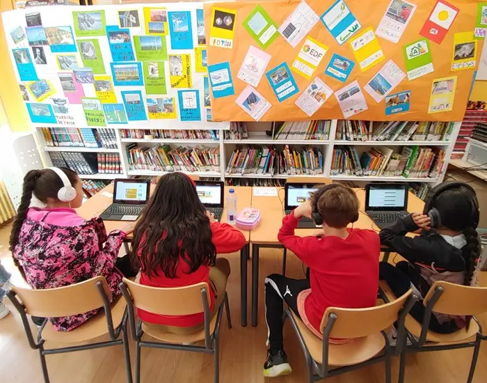 somoscomarca_diadasletrasgalegas_2023_colegios_2023827 (38)