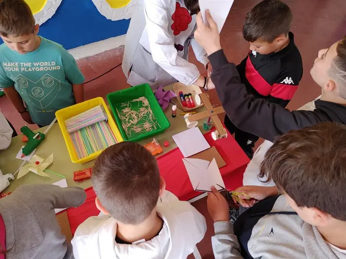 somoscomarca_diadasletrasgalegas_2023_colegios_2023827 (40)