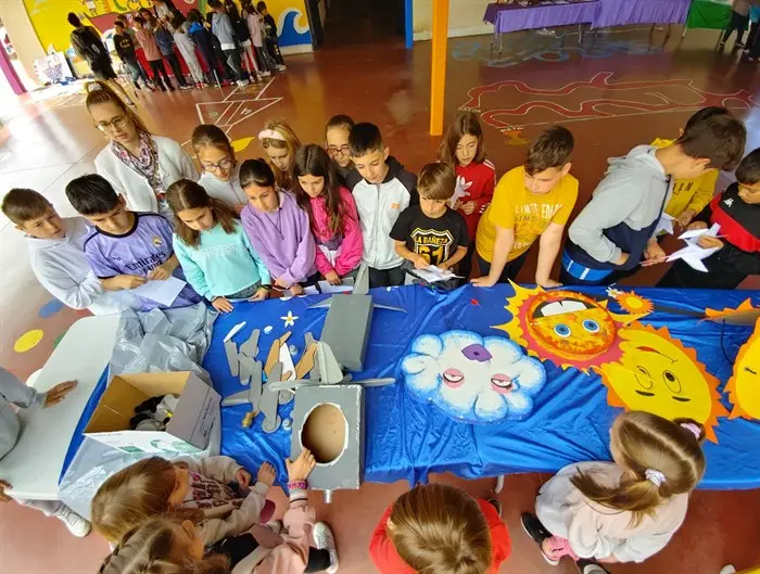 somoscomarca_diadasletrasgalegas_2023_colegios_2023827 (43)