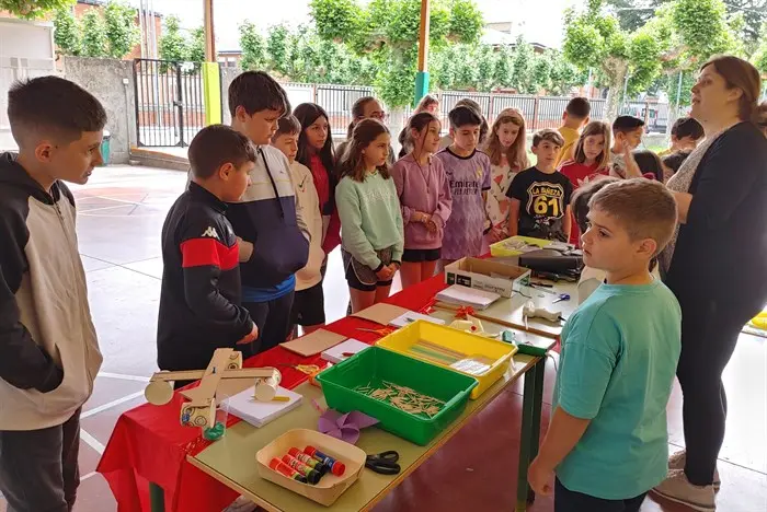 somoscomarca_diadasletrasgalegas_2023_colegios_2023827 (44)