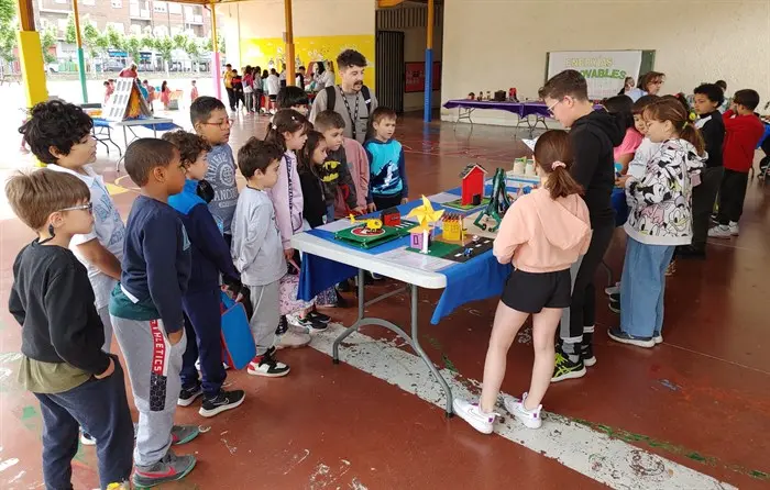 somoscomarca_diadasletrasgalegas_2023_colegios_2023827 (47)