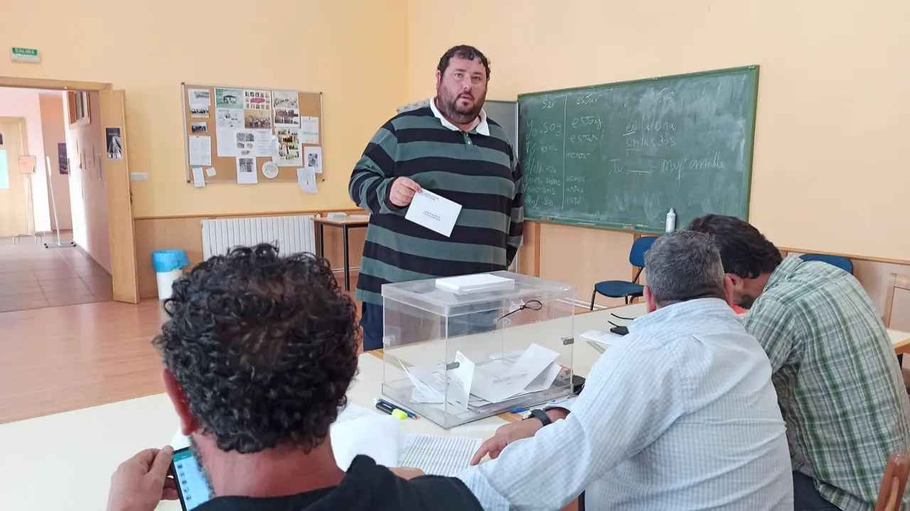 somoscomarca-xosemiguelperez-voto-28m-urnas-elecciones-2023-05-28