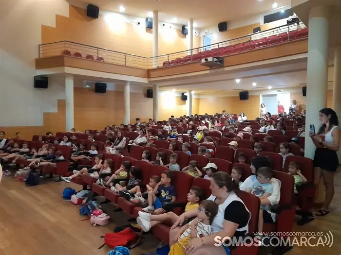 somoscomarca_teatrolauroolmo_niñosvagalume(2)_2023