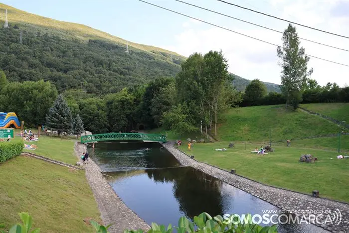 somoscomarca_vilariñodeconso_arearecreativacenza_pradoalbar_asportas_columpio_rutaplata_20232084 (1)