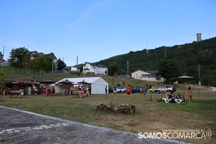 somoscomarca_vilariñodeconso_arearecreativacenza_pradoalbar_asportas_columpio_rutaplata_20232084 (3)
