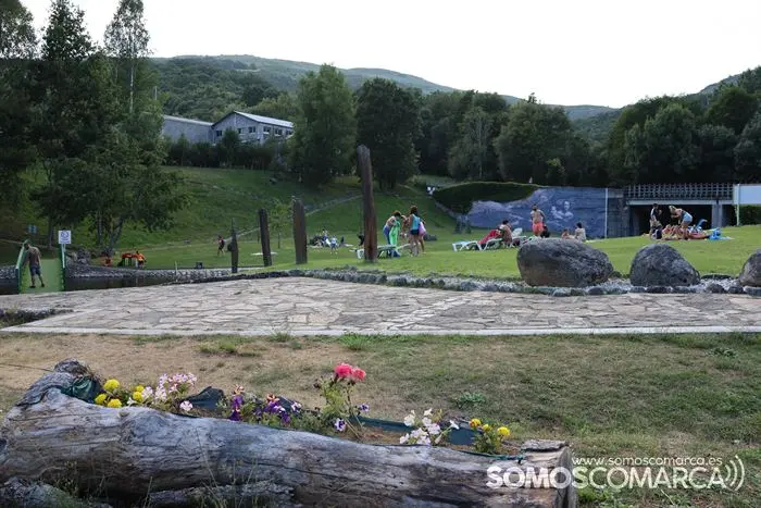 somoscomarca_vilariñodeconso_arearecreativacenza_pradoalbar_asportas_columpio_rutaplata_20232084 (7)