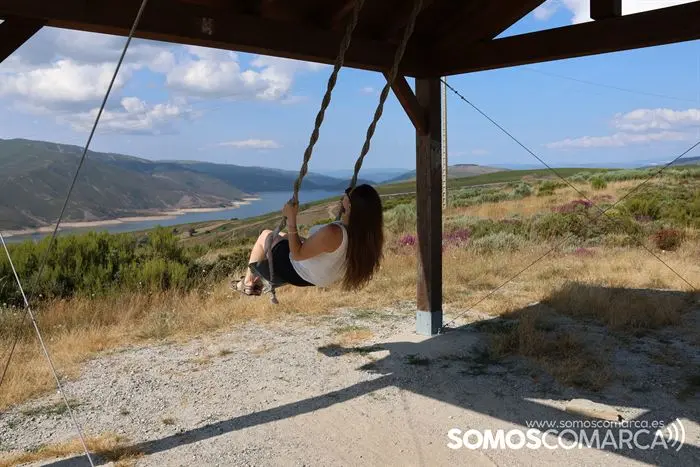 somoscomarca_vilariñodeconso_arearecreativacenza_pradoalbar_asportas_columpio_rutaplata_20232084 (12)
