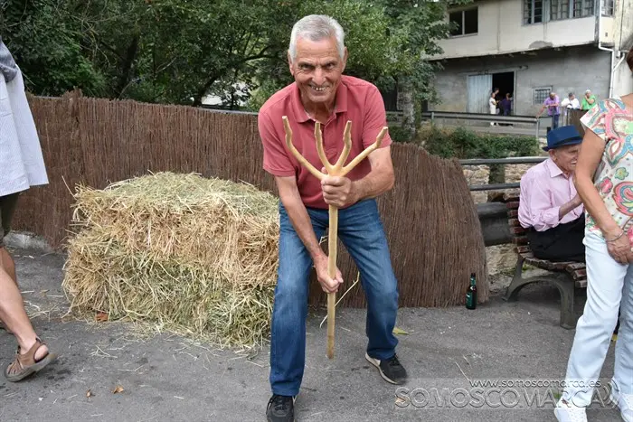 somoscomarca_veigamuiños_mercadomedieval_muestramalla_pandereteirasaveiga (13)