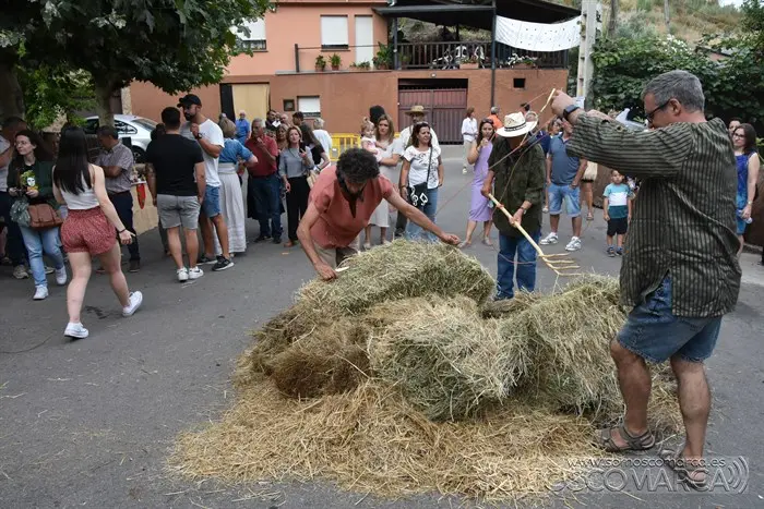 somoscomarca_veigamuiños_mercadomedieval_muestramalla_pandereteirasaveiga (17)