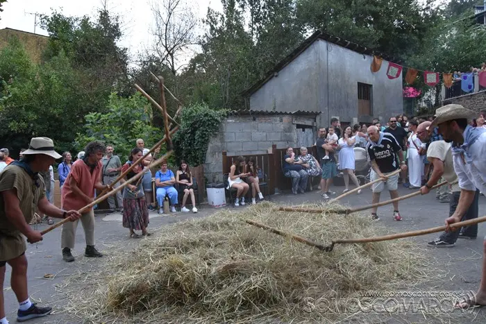 somoscomarca_veigamuiños_mercadomedieval_muestramalla_pandereteirasaveiga (34)