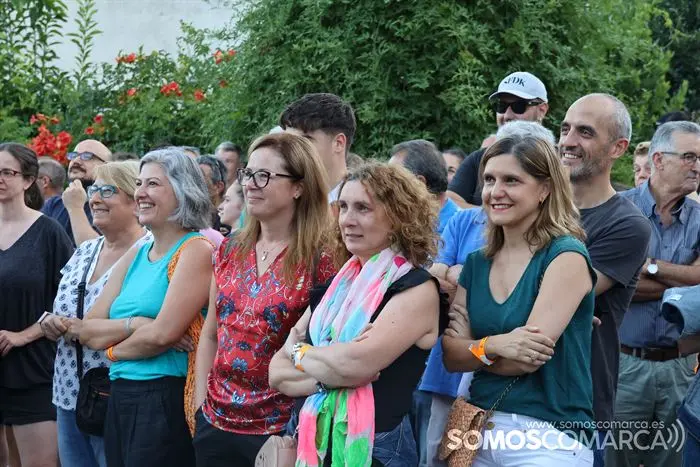 somoscomarca_vilamartin_festadascovas_apequena_pregon_sarafernandez_202320232157 (6)