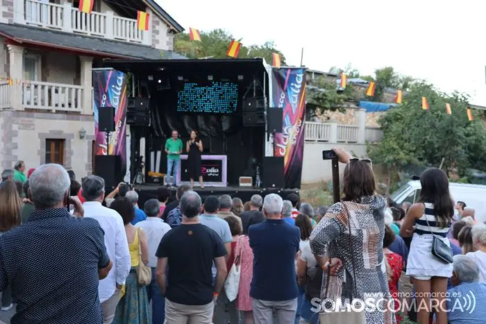 somoscomarca_vilamartin_festadascovas_apequena_pregon_sarafernandez_202320232157 (11)