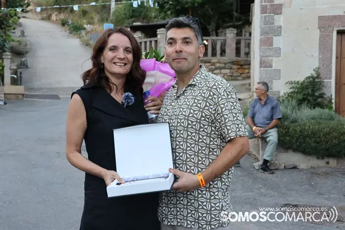 somoscomarca_vilamartin_festadascovas_apequena_pregon_sarafernandez_202320232157 (25)