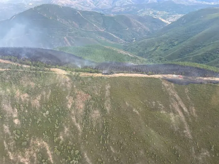 Fotografías tomadas desde el Helicóptero de la BRIF de Laza (2)