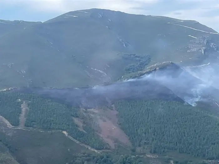 Fotografías tomadas desde el Helicóptero de la BRIF de Laza (3)