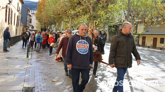 somoscomarca_231111_viloira_sanmartiño_iglesia_procesion (8)