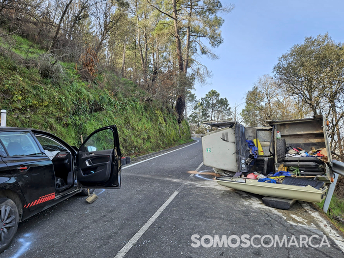$(somoscomarca_obarco_Accidente_ambulancia_bomberos_obarco_Santigoso_excarcelacion_2024-01-31)_07