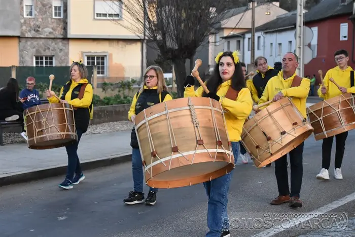 somoscomarca_vilamartin_desfilefolions_folionoirriodecaldelas_2024 (7)