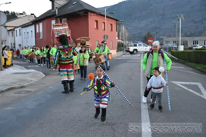 somoscomarca_vilamartin_desfilefolions_2024 (9)