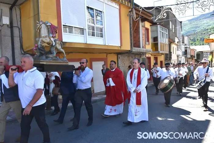 p_somoscomarca_20240423_vilamartin_fiestas_sanjorge_procesion (18)