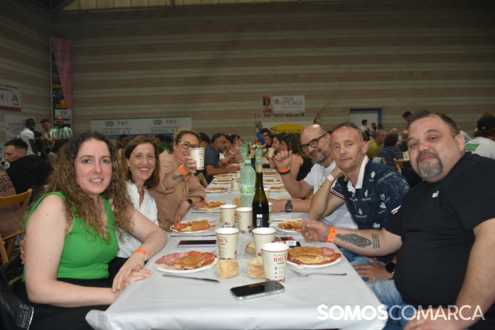 somoscomarca_20240608_vilamartin_pabellon_cdcorgomo_cena_aficion (23)